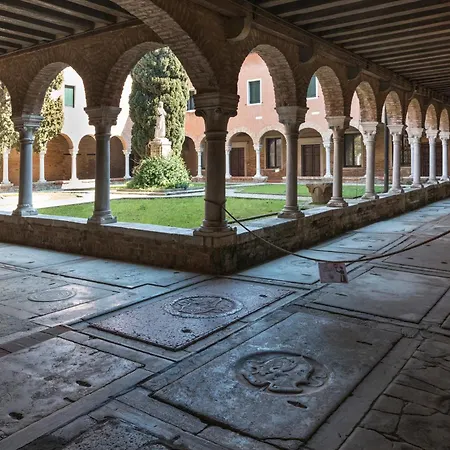 Vigna Tiny In * Venice